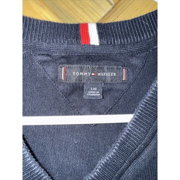 Tommy Hilfiger Men’s Sweater Large Black V-Neck 100% Cotton Classic Pullover - Picture 3 of 4